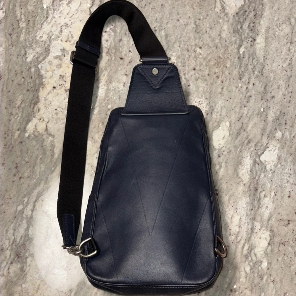 Louis Vuitton’s Damier Cobalt Canvas Unisex - Picture 3 of 8